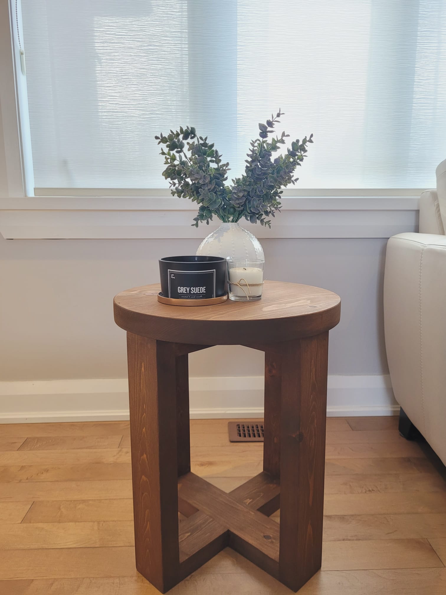 Round End Table - MJ
